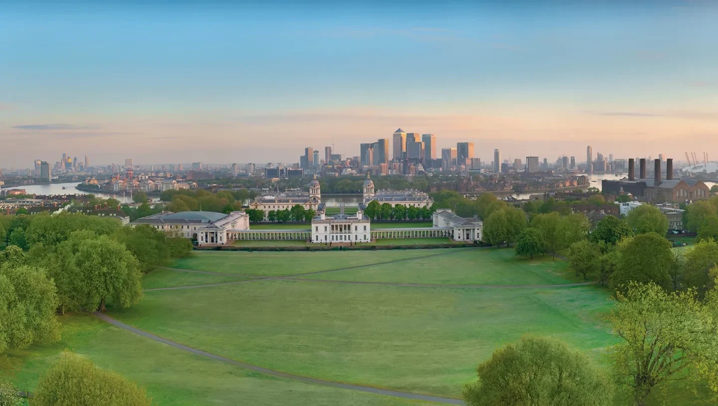 Panoramic view of Greenwich Park with London skyline