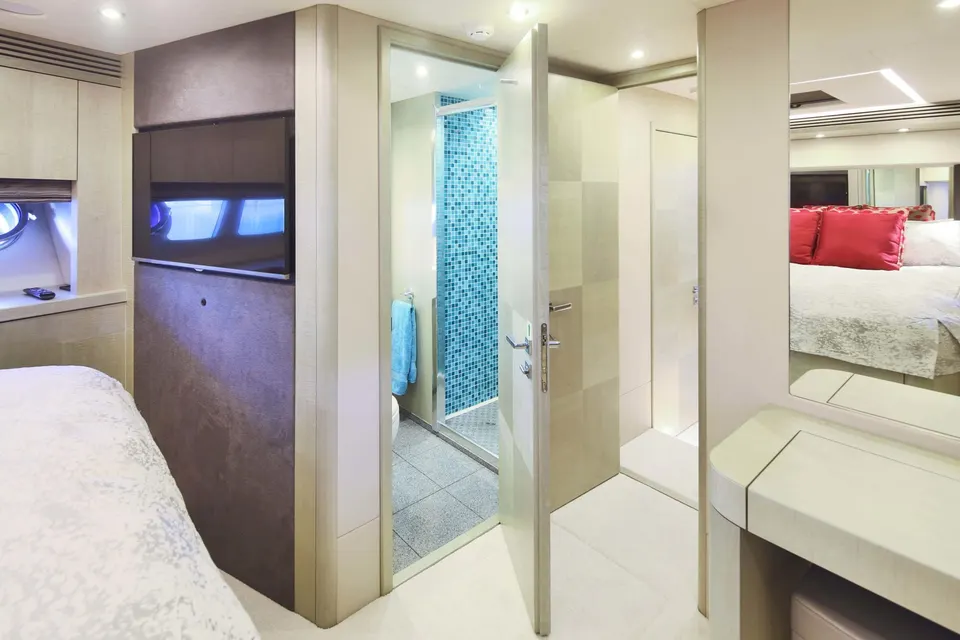 Our en-suite room onboard our luxury sunseeker yacht.